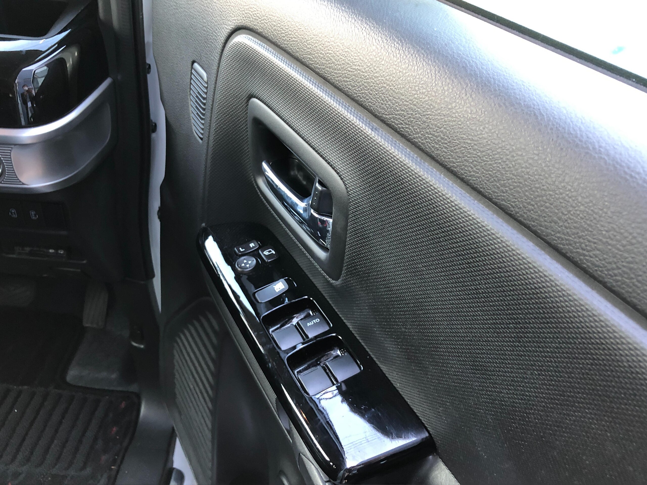 スペーシア カスタム HIBRID XS 全方位モニター用カメラパッケージ装着車