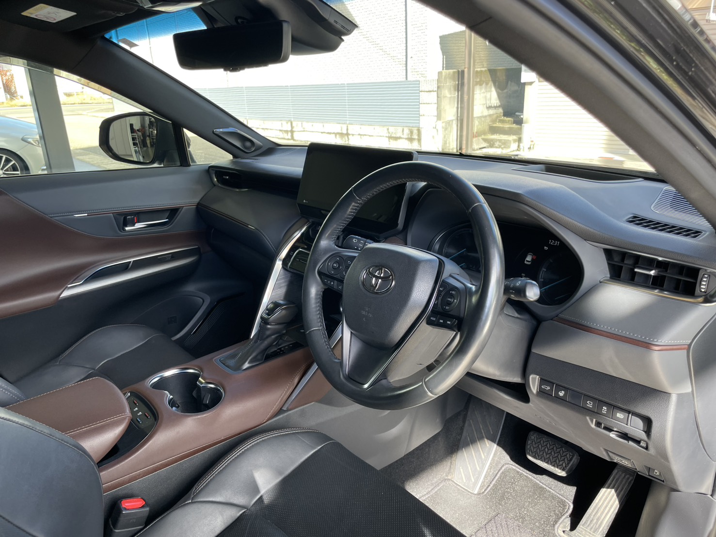 ハリアー　 2.5HYBRID E-Four ZレザーPKG 4WD