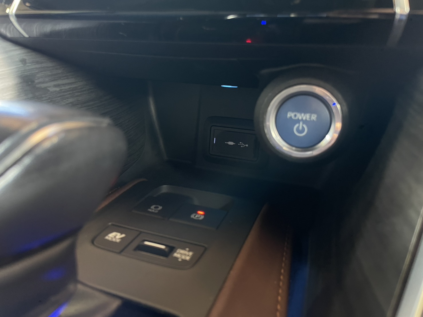 ハリアー　 2.5HYBRID E-Four ZレザーPKG 4WD