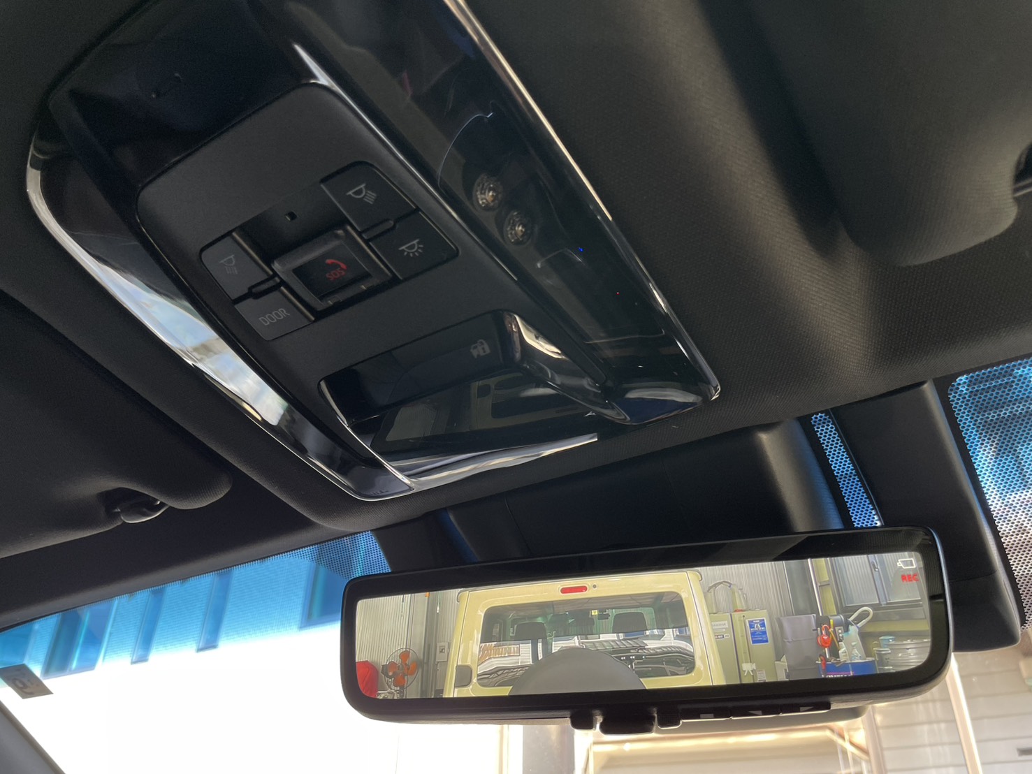 ハリアー　 2.5HYBRID E-Four ZレザーPKG 4WD