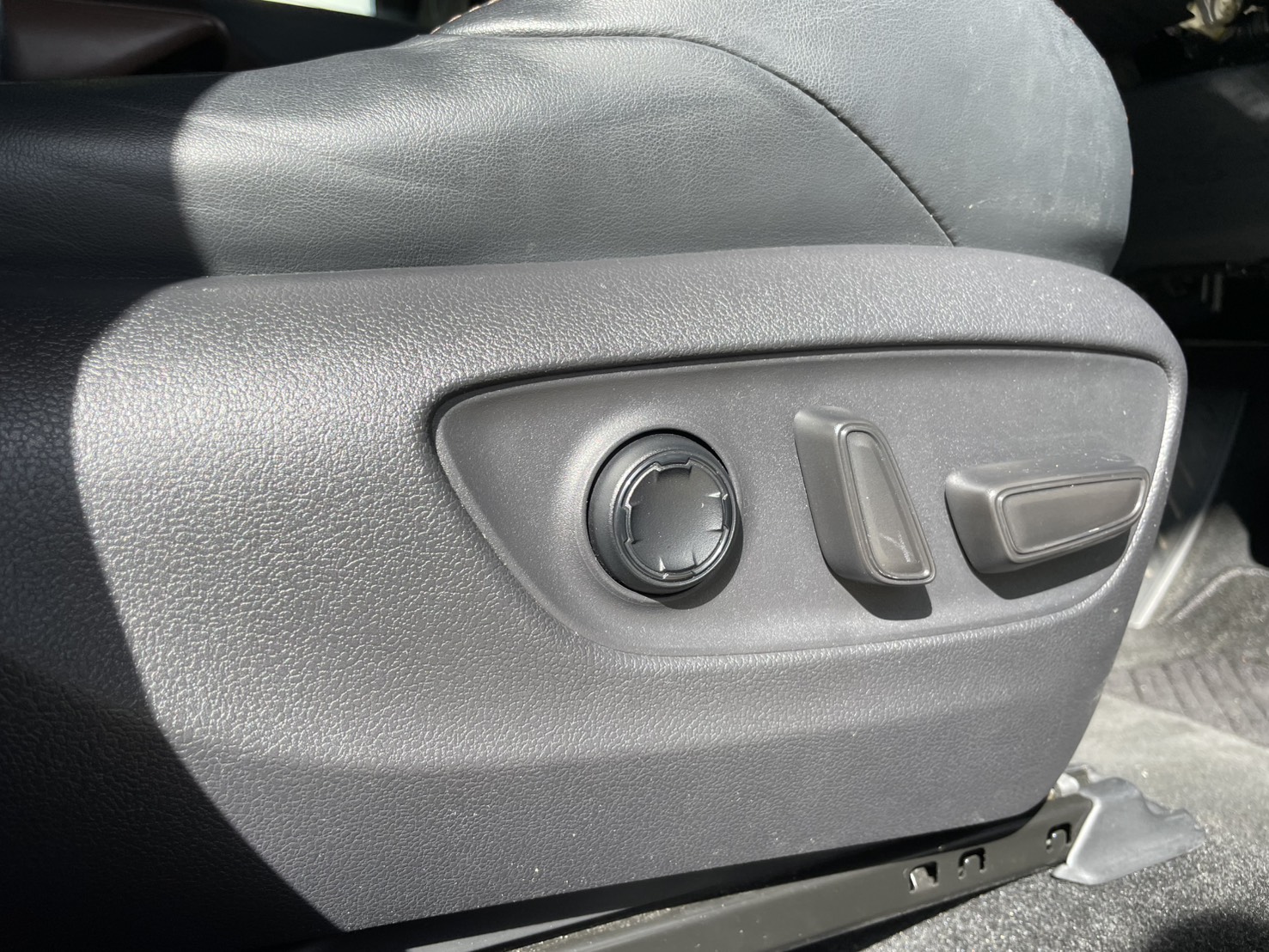 ハリアー　 2.5HYBRID E-Four ZレザーPKG 4WD