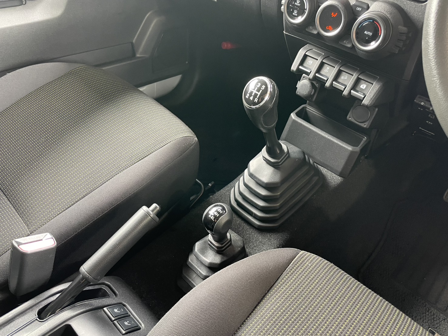 ジムニー 660XLスズキセーフティサポート装着車 4WD